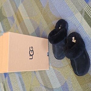 NEW UGG Kid's Cozy II, Gradeschool Size 4, Black